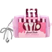 Product Real Techniques Sweet Tooth Treat Yourself Travel Brush & Puff Set Σετ Πινέλων Μακιγιάζ Και Πουφ Ταξιδιού 5τμχ base image