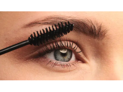 Απογείωσε το βλέμμα σου με την καλύτερη mascara.