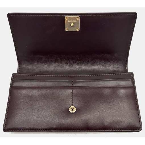 Product Calvin Klein Γυναικείο Μεγάλο Πορτοφόλι Δίπτυχο Δερμάτινο με Μεταλλικό Logo Μπορντό base image