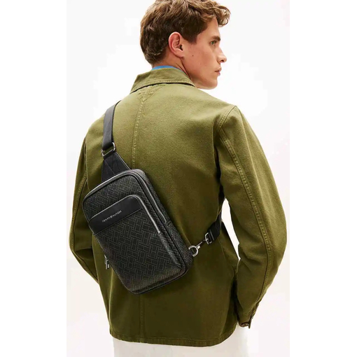 Product Tommy Hilfiger Ανδρική Μικρή Τσάντα Χιαστί Logo Print Μαύρη base image