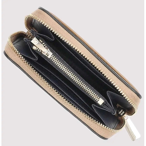 Product Tommy Hilfiger Women's Small TH Modern Compact Wallet Ecru base image