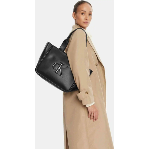 Product Calvin Klein Γυναικεία Μεσαία Τσάντα Tote Bold CK Medium Tote Μαύρο base image
